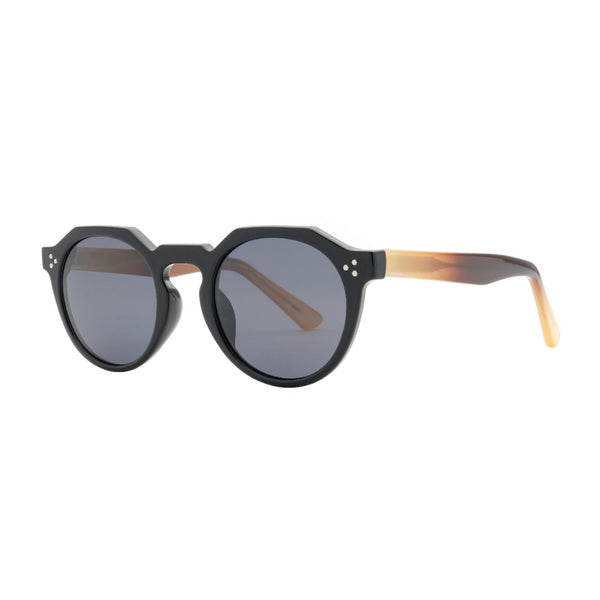 SHAY | Black/ Cream | Smokey Lens
